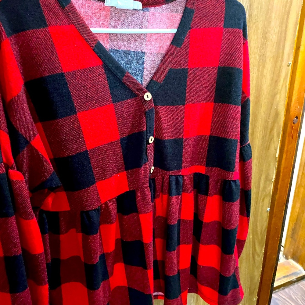 Plaid long sleeve shirt new without tags never worn